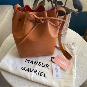 Mansur Gavriel Cammello Mini Bucket Bag/orange